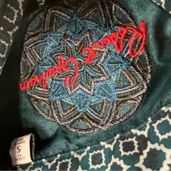 Robert Graham Blue Paisley Patterned Flip Cuff Shirt. Size Small. - Picture 4 of 8